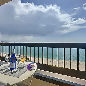 Apartamento Espectaculares Vistas Al Mar Playa Malagueta, Málaga
